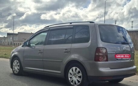 Volkswagen Touran III, 2007 год, 525 000 рублей, 3 фотография