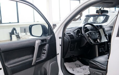 Toyota Land Cruiser Prado 150 рестайлинг 2, 2013 год, 3 434 000 рублей, 7 фотография