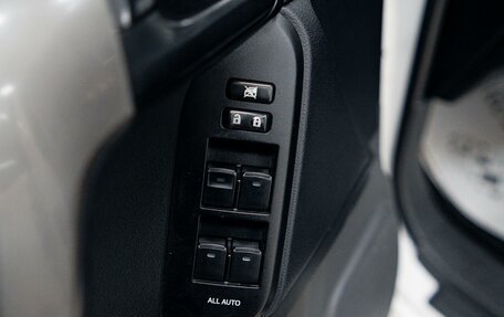 Toyota Land Cruiser Prado 150 рестайлинг 2, 2013 год, 3 434 000 рублей, 8 фотография