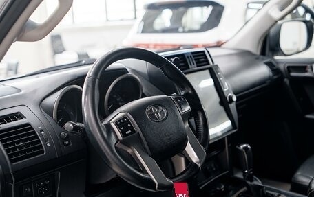 Toyota Land Cruiser Prado 150 рестайлинг 2, 2013 год, 3 434 000 рублей, 10 фотография