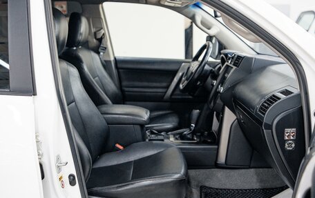 Toyota Land Cruiser Prado 150 рестайлинг 2, 2013 год, 3 434 000 рублей, 18 фотография