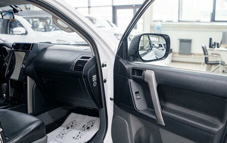 Toyota Land Cruiser Prado 150 рестайлинг 2, 2013 год, 3 434 000 рублей, 17 фотография