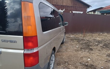 Honda Stepwgn II рестайлинг, 2001 год, 540 000 рублей, 10 фотография