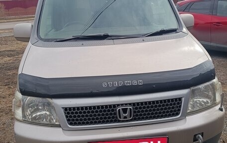 Honda Stepwgn II рестайлинг, 2001 год, 540 000 рублей, 3 фотография