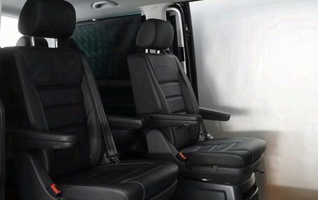 Volkswagen Multivan T6 рестайлинг, 2022 год, 4 600 000 рублей, 14 фотография