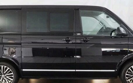 Volkswagen Multivan T6 рестайлинг, 2022 год, 4 600 000 рублей, 4 фотография