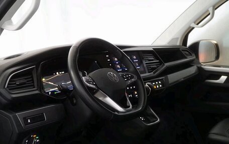 Volkswagen Multivan T6 рестайлинг, 2022 год, 4 600 000 рублей, 9 фотография