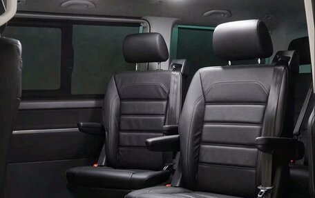 Volkswagen Multivan T6 рестайлинг, 2022 год, 4 600 000 рублей, 13 фотография