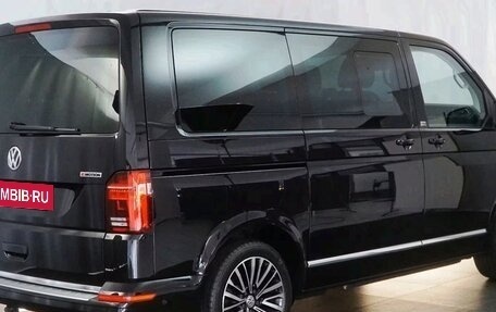 Volkswagen Multivan T6 рестайлинг, 2022 год, 4 600 000 рублей, 5 фотография