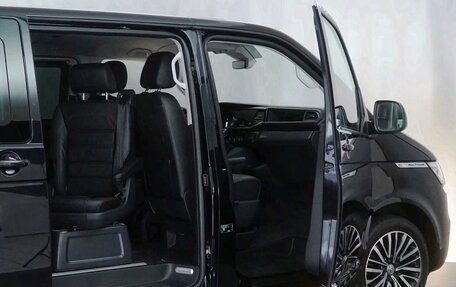 Volkswagen Multivan T6 рестайлинг, 2022 год, 4 600 000 рублей, 20 фотография