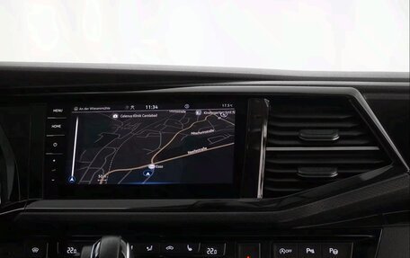 Volkswagen Multivan T6 рестайлинг, 2022 год, 4 600 000 рублей, 25 фотография