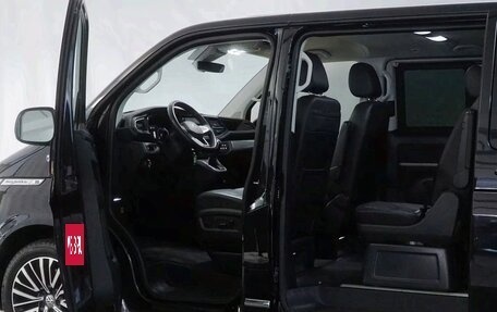 Volkswagen Multivan T6 рестайлинг, 2022 год, 4 600 000 рублей, 21 фотография