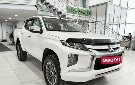 Mitsubishi L200 IV рестайлинг, 2019 год, 2 672 000 рублей, 3 фотография