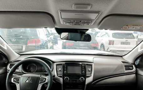 Mitsubishi L200 IV рестайлинг, 2019 год, 2 672 000 рублей, 14 фотография