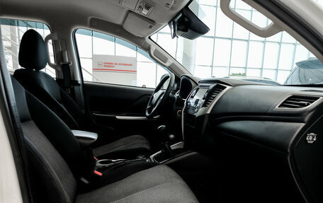 Mitsubishi L200 IV рестайлинг, 2019 год, 2 672 000 рублей, 11 фотография