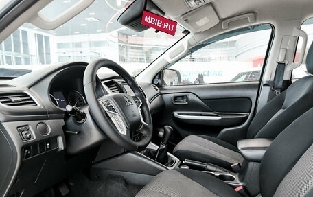 Mitsubishi L200 IV рестайлинг, 2019 год, 2 672 000 рублей, 16 фотография