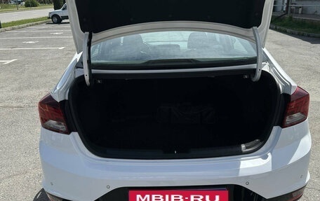 Hyundai Elantra VI рестайлинг, 2019 год, 2 150 000 рублей, 6 фотография