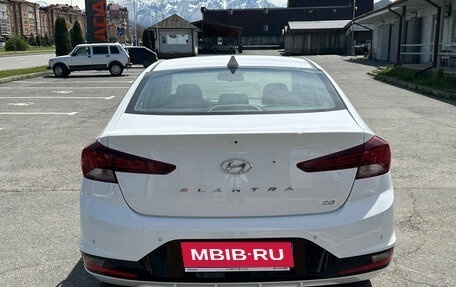 Hyundai Elantra VI рестайлинг, 2019 год, 2 150 000 рублей, 5 фотография