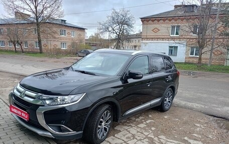 Mitsubishi Outlander III рестайлинг 3, 2018 год, 2 050 000 рублей, 1 фотография