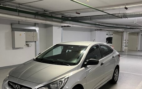 Hyundai Solaris II рестайлинг, 2013 год, 850 000 рублей, 1 фотография