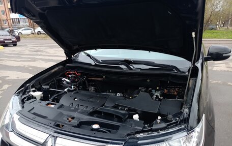 Mitsubishi Outlander III рестайлинг 3, 2018 год, 2 050 000 рублей, 6 фотография