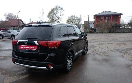 Mitsubishi Outlander III рестайлинг 3, 2018 год, 2 050 000 рублей, 4 фотография
