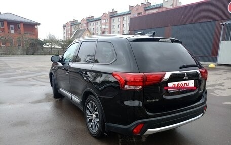 Mitsubishi Outlander III рестайлинг 3, 2018 год, 2 050 000 рублей, 3 фотография