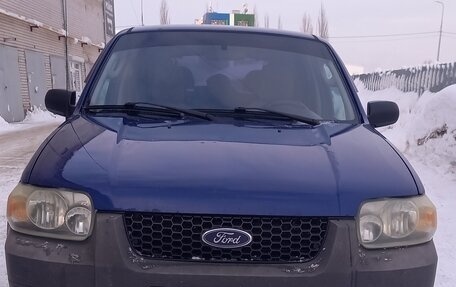 Ford Escape II, 2004 год, 650 000 рублей, 3 фотография