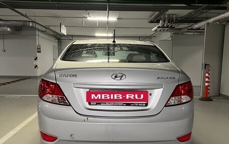 Hyundai Solaris II рестайлинг, 2013 год, 850 000 рублей, 4 фотография
