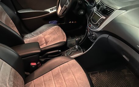 Hyundai Solaris II рестайлинг, 2013 год, 850 000 рублей, 10 фотография