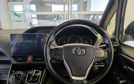 Toyota Voxy III, 2015 год, 1 800 000 рублей, 8 фотография