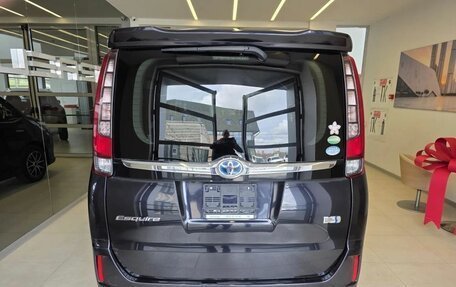 Toyota Voxy III, 2015 год, 1 800 000 рублей, 5 фотография