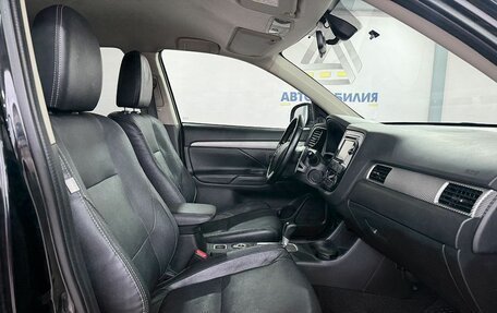 Mitsubishi Outlander III рестайлинг 3, 2014 год, 1 249 000 рублей, 14 фотография