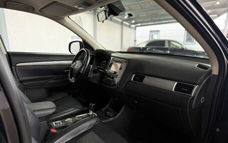 Mitsubishi Outlander III рестайлинг 3, 2014 год, 1 249 000 рублей, 11 фотография