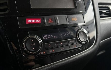 Mitsubishi Outlander III рестайлинг 3, 2014 год, 1 249 000 рублей, 18 фотография