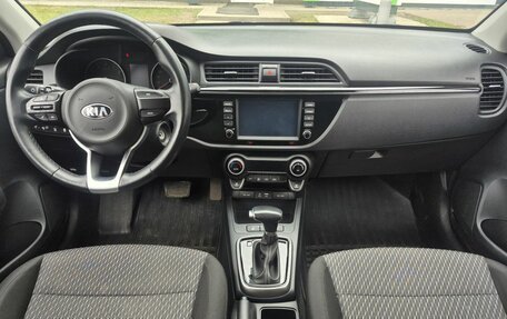 KIA Rio IV, 2018 год, 1 599 000 рублей, 10 фотография