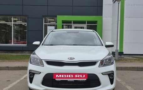 KIA Rio IV, 2018 год, 1 599 000 рублей, 2 фотография