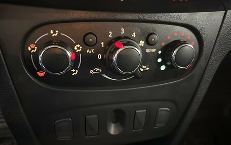 Renault Logan II, 2021 год, 1 025 000 рублей, 27 фотография