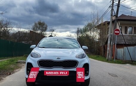 KIA Sportage IV рестайлинг, 2018 год, 1 850 000 рублей, 2 фотография