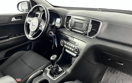 KIA Sportage IV рестайлинг, 2017 год, 2 000 000 рублей, 15 фотография