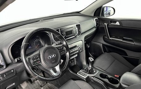 KIA Sportage IV рестайлинг, 2017 год, 2 000 000 рублей, 11 фотография