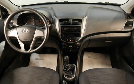 Hyundai Solaris II рестайлинг, 2015 год, 849 000 рублей, 10 фотография