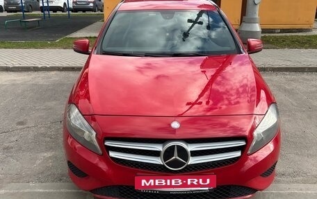 Mercedes-Benz A-Класс, 2015 год, 1 220 000 рублей, 2 фотография