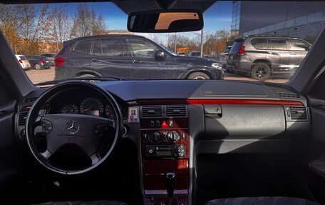 Mercedes-Benz E-Класс, 2000 год, 780 000 рублей, 10 фотография