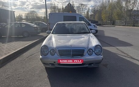 Mercedes-Benz E-Класс, 2000 год, 780 000 рублей, 2 фотография