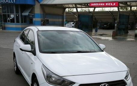 Hyundai Solaris II рестайлинг, 2017 год, 1 050 000 рублей, 4 фотография