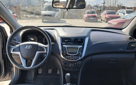 Hyundai Solaris II рестайлинг, 2012 год, 700 000 рублей, 10 фотография