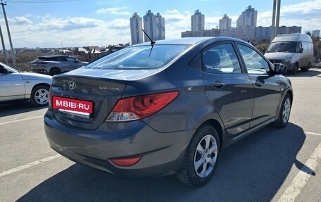 Hyundai Solaris II рестайлинг, 2012 год, 700 000 рублей, 3 фотография