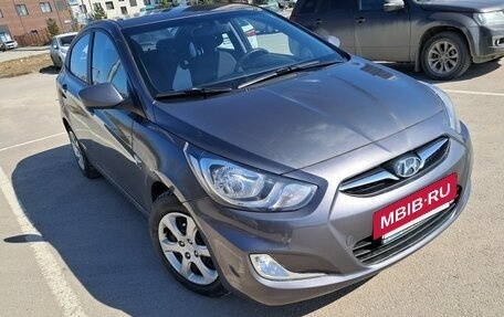 Hyundai Solaris II рестайлинг, 2012 год, 700 000 рублей, 7 фотография