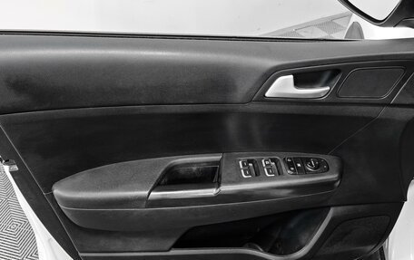 KIA Sportage IV рестайлинг, 2018 год, 2 069 000 рублей, 10 фотография